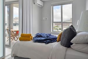 Sophia - Sunny Corner Apt, 180° Ocean, City & Mountain Views