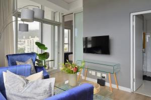 Sophia - Sunny Corner Apt, 180° Ocean, City & Mountain Views