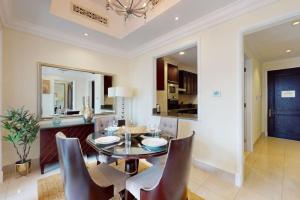 Vacationer Holiday Homes I One 1 Bed with Dubai Fountain View I Souq Al Bahar