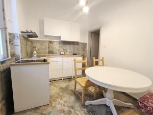 Bright and Colourful Apartment Luce -Sandy beach