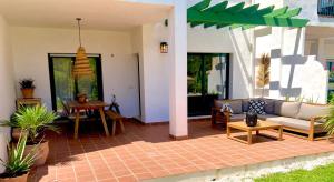 Alhaurin Golf, verzorgd appartement, zonnig terras!