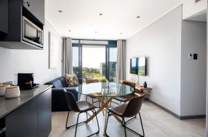 Luxury Bellagio 304 Two Bed with Inverter