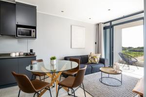 Luxury Bellagio 304 Two Bed with Inverter