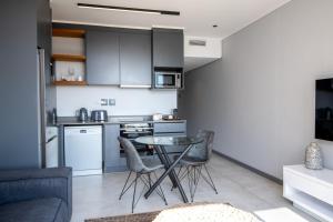 Luxury Bellagio 303 with Sea Views and Inverter