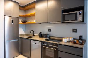 Luxury Bellagio 002 with Sea Views and Inverter