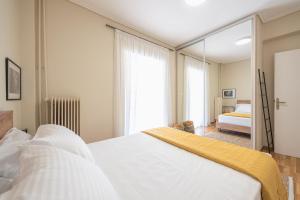 Υπέροχο διαμέρισμα στο Ίλιον σύνορα με Πετρούπολη