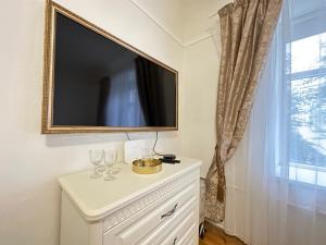 Čaka Street Royal Apartment 42