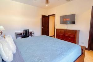 Condo Las Brisas near to Marina Herradura, free Pool and wifi