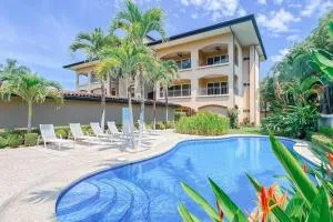 Condo Las Brisas near to Marina Herradura, free Pool and wifi - La Mona