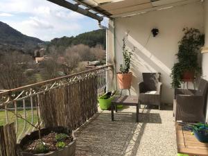 Appartements Appartement en Provence avec possibilite garage motos et velo : photos des chambres