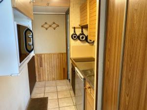 Studio Cabine 26m², 4 pers, proche commerces et pistes - FR-1-758-3