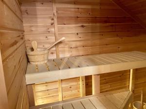 Les Angles : Haut de Chalet 100m², Sauna, 6 Pers - FR-1-758-11