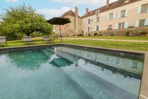 Maisons de vacances Spacious country house with swimming pool : photos des chambres