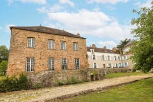 Maisons de vacances Spacious country house with swimming pool : photos des chambres