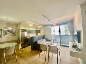 Apto 2 quartos 611 BEIRA MAR PAJUÇARA Luxo