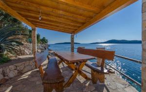 Apartments by the sea Prizba, Korcula - 18219