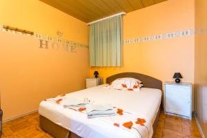 Family-friendly apartments with swimming pool Sumpetar, Omis - 21633