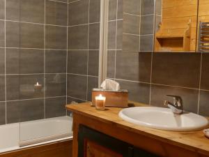 Appartement cosy 3 étoiles, 3 chambres, 2 salles de bains, centre village, proche télécabines et école de ski - FR-1-671-11