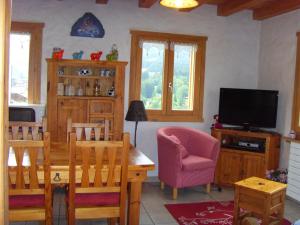 Chalet confortable avec sauna, Wi-Fi et parking privé - FR-1-671-21