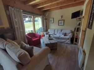 Chalet spacieux avec sauna, 4 chambres et Wi-Fi - FR-1-671-50