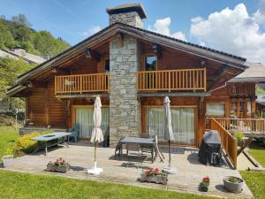 Chalet spacieux avec sauna, 4 chambres et Wi-Fi - FR-1-671-50