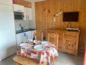 Studio Cosy aux Gets, Parking Inclus, 4 Personnes - FR-1-671-32