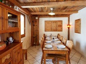 Chalet luxueux avec jacuzzi, sauna et WiFi aux Gets - FR-1-671-83