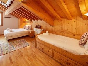 Chalet luxueux avec jacuzzi, sauna et WiFi aux Gets - FR-1-671-83