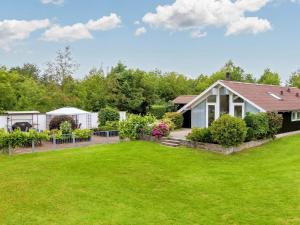 8 person holiday home in Højslev-By Traum