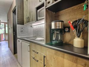 Joli studio rénové pour 4, au pied des pistes, balcon, cuisine équipée, non fumeur - FR-1-455-235