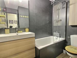 Joli studio rénové pour 4, au pied des pistes, balcon, cuisine équipée, non fumeur - FR-1-455-235