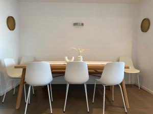 Bayview Retreat - Esplanade home w wifi