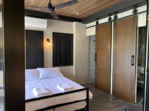 Spacious Beachfront Unit at Canyon Cove Nasugbu