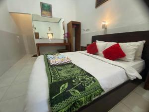 Phòng Deluxe Giường Đôi Có Ban Công (Deluxe Double Room with Balcony)