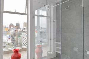 Gigi - Designer PH with 180° views of City, Moutain & Ocean