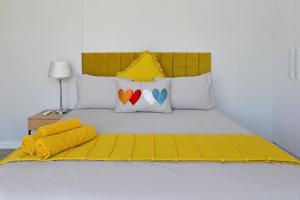 Leila - City Centre Apartment, stunning Mountain & City Views