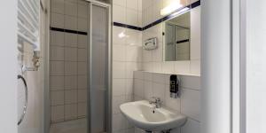 Single Room room in a&o Stuttgart City