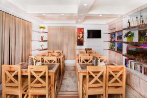 OYO 167 Hotel Lotus Buddha Inn