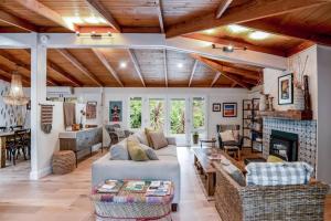 Eden Gardens in Scenic Aldgate