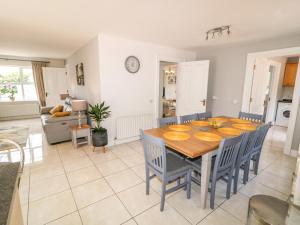 12 Hillview