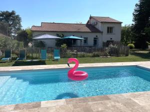 Maisons de vacances Aux Lagerstroemias : Maison 2 Chambres