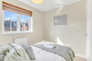 Charming 3-Bed Home with Garden & Parking