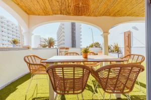 Apartamento con gran terraza junto a la playa - 3hvězdičkové hotely ve městě Torremolinos