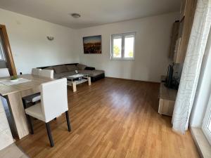 Seaview Apartments Lagetar 
