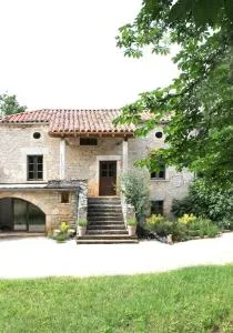 VESTIGES, ancien corps de ferme rénové selon l'esprit wabi-sabi - Saint-Cirq