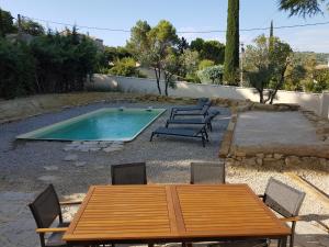 Maisons de vacances Maison avec piscine : photos des chambres