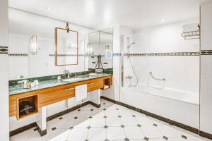 Twin Room room in Hilton Imperial Dubrovnik