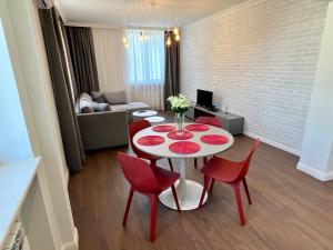 LOCATION ! LOCATION ! LOCATION ! City Garden View Apartment