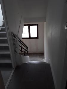 Maison 48m2 deux chambres cour privé et personnelle pour motos ou voitures 5 Pers proche mairie et bus tram