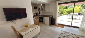 MyLuberon-Appartement au pied du Luberon